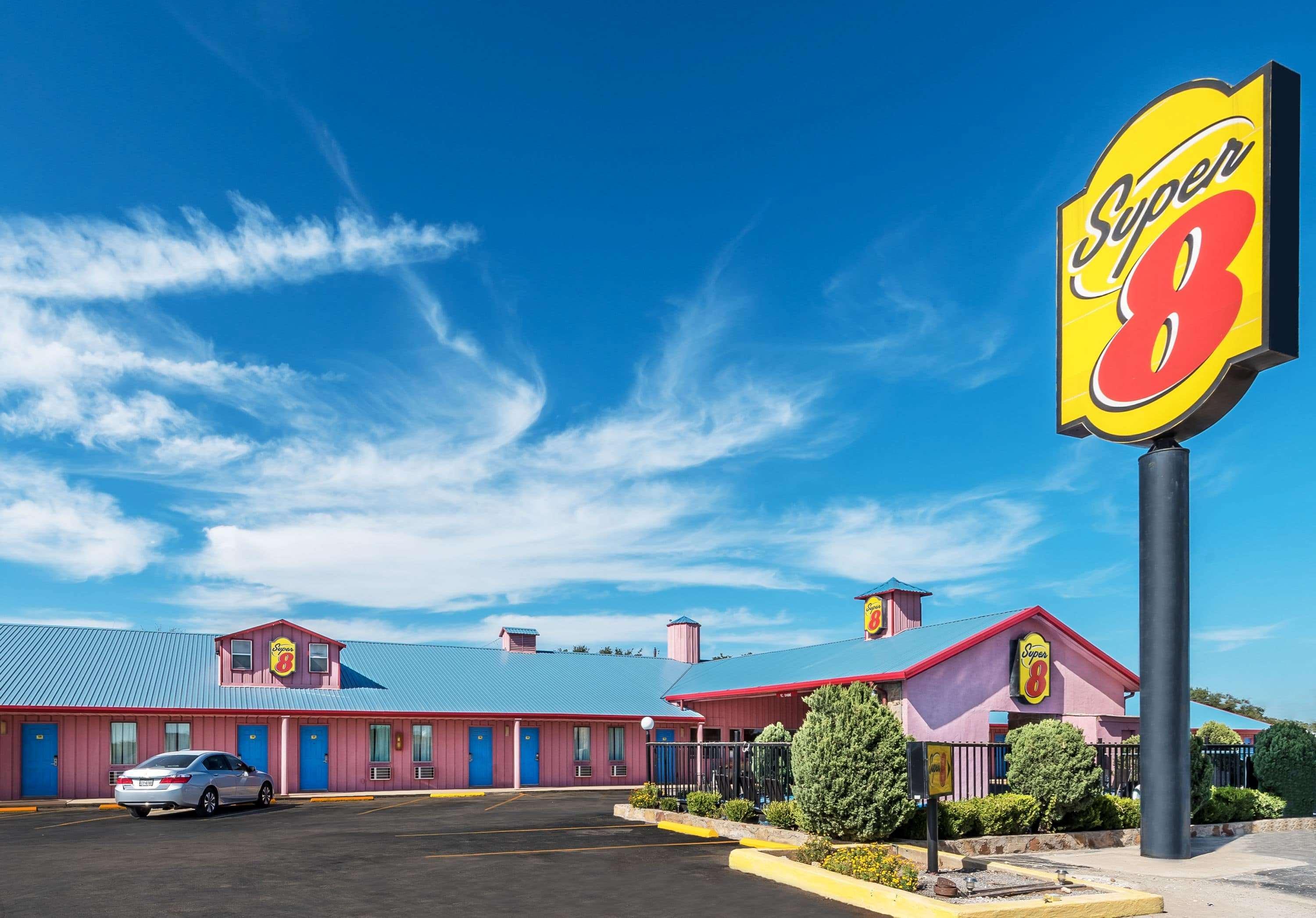 Super 8 By Wyndham Eastland Hotel Exterior photo