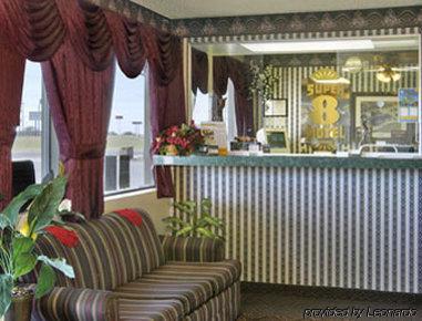 Super 8 By Wyndham Eastland Hotel Interior photo